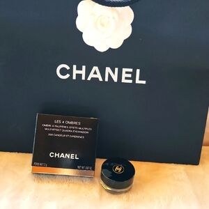 CHANEL Les 4 Ombres Eyeshadow with Black and White Accents